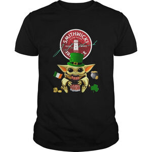 St Patricks Day Baby Yoda Hugging Smithwicks Irish Red Beer Shirt